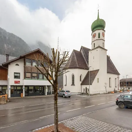 Dom wakacyjny In Montafon Nahe Skiliften St. Gallenkirch